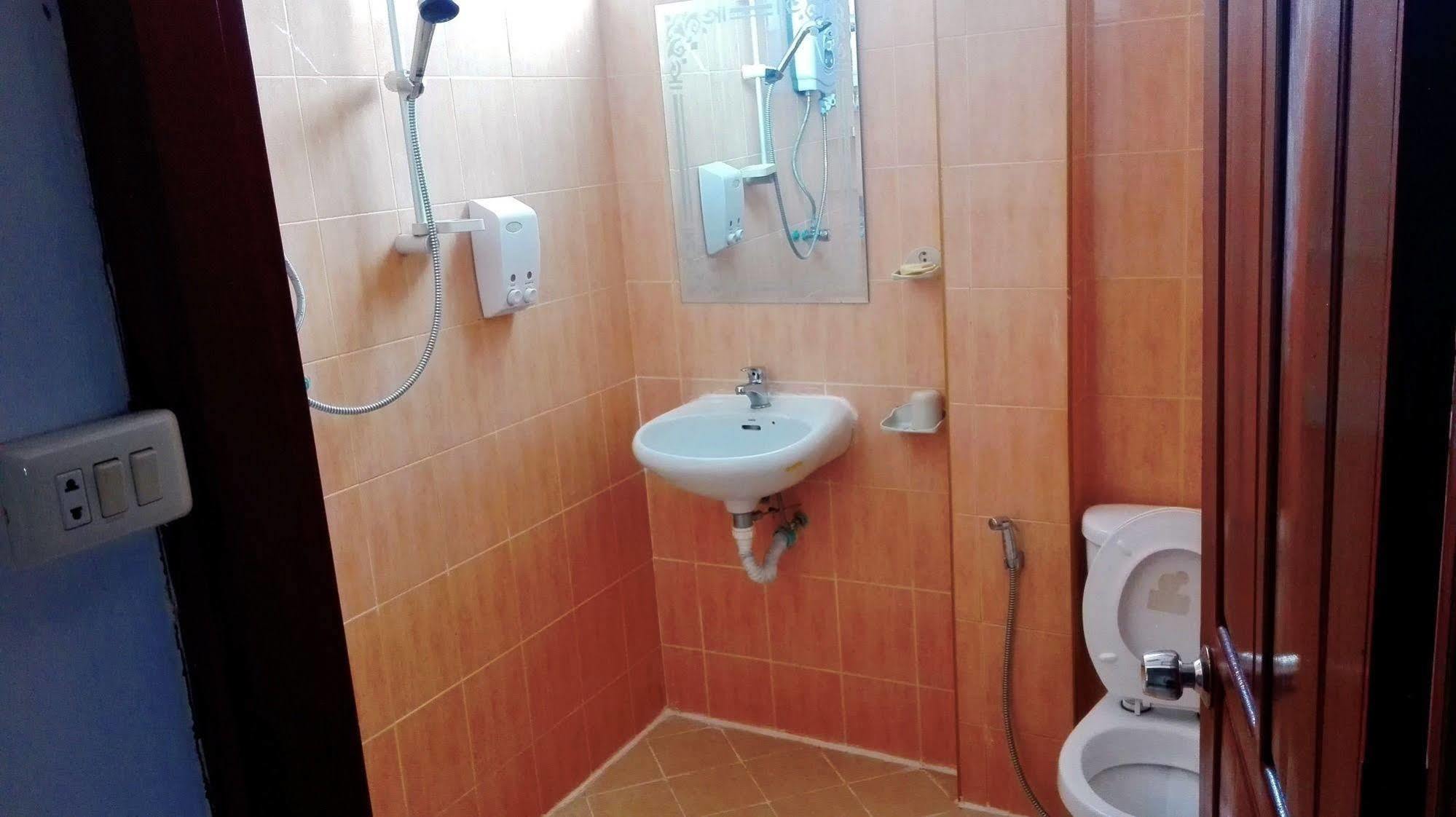 Nalinthone Guesthouse Ban Nongdouang المظهر الخارجي الصورة