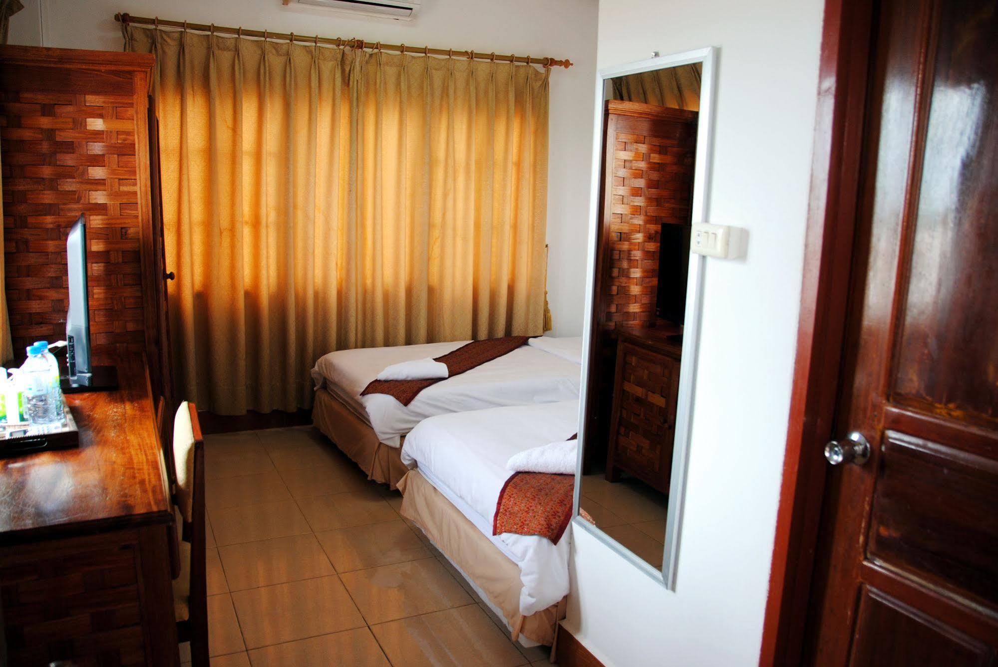 Nalinthone Guesthouse Ban Nongdouang المظهر الخارجي الصورة